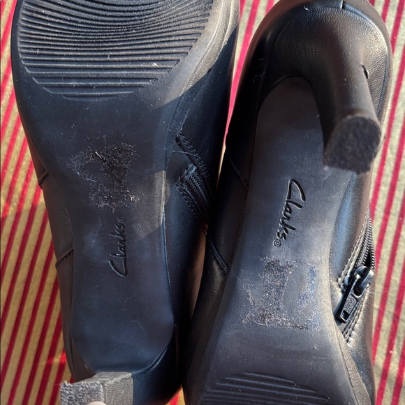 Clark’s sleek Black leather Ankle Booties Stiletto - Picture 7 of 8